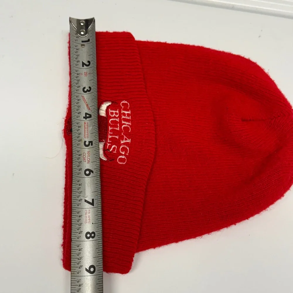 Chicago Bulls 90's NBA Knit Beanie Hat Red Embroidered Logo‎ Cuffed Winter Cap